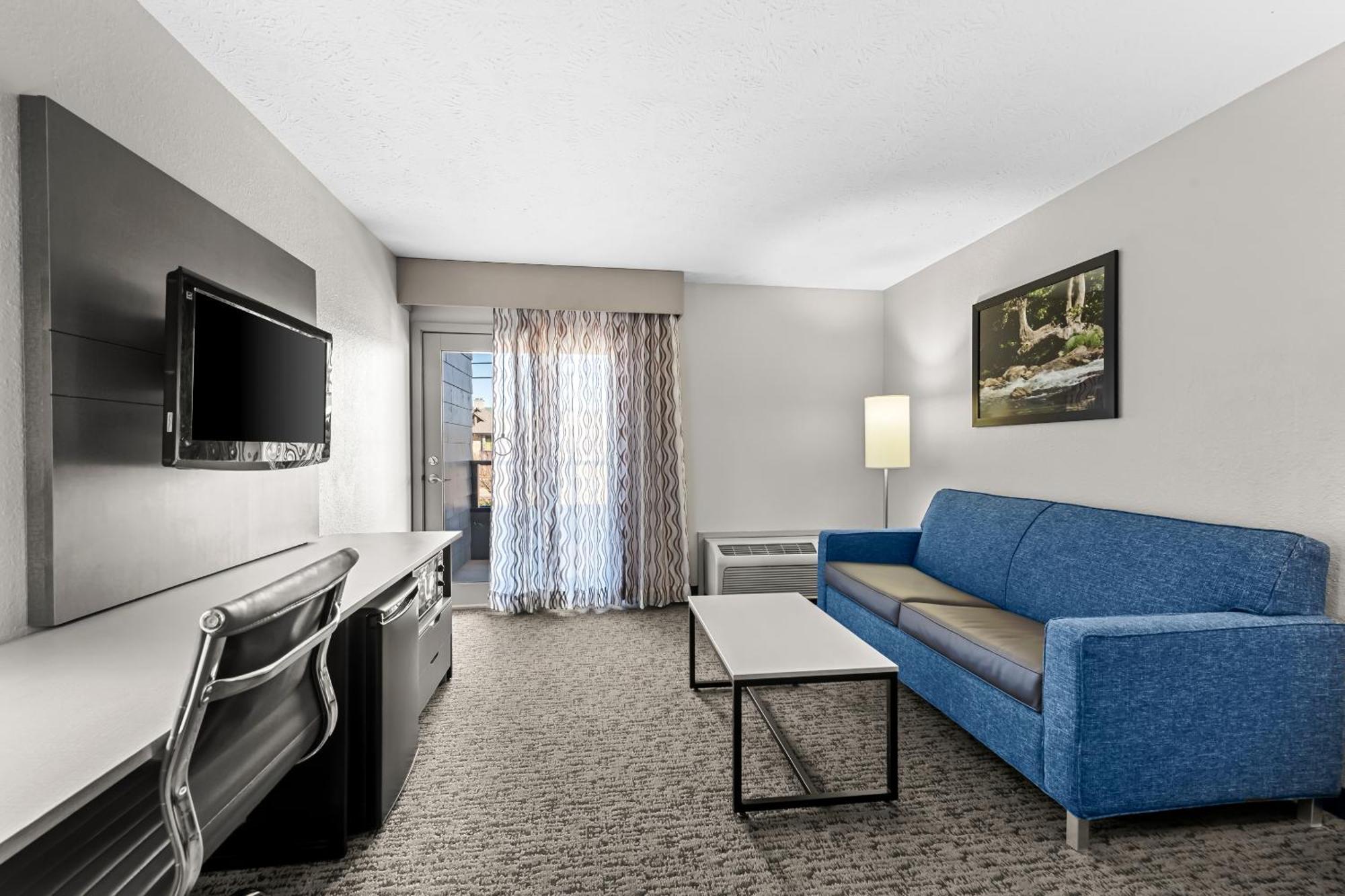 Quality Inn & Suites At Dollywood Lane Пиджен-Фордж Экстерьер фото