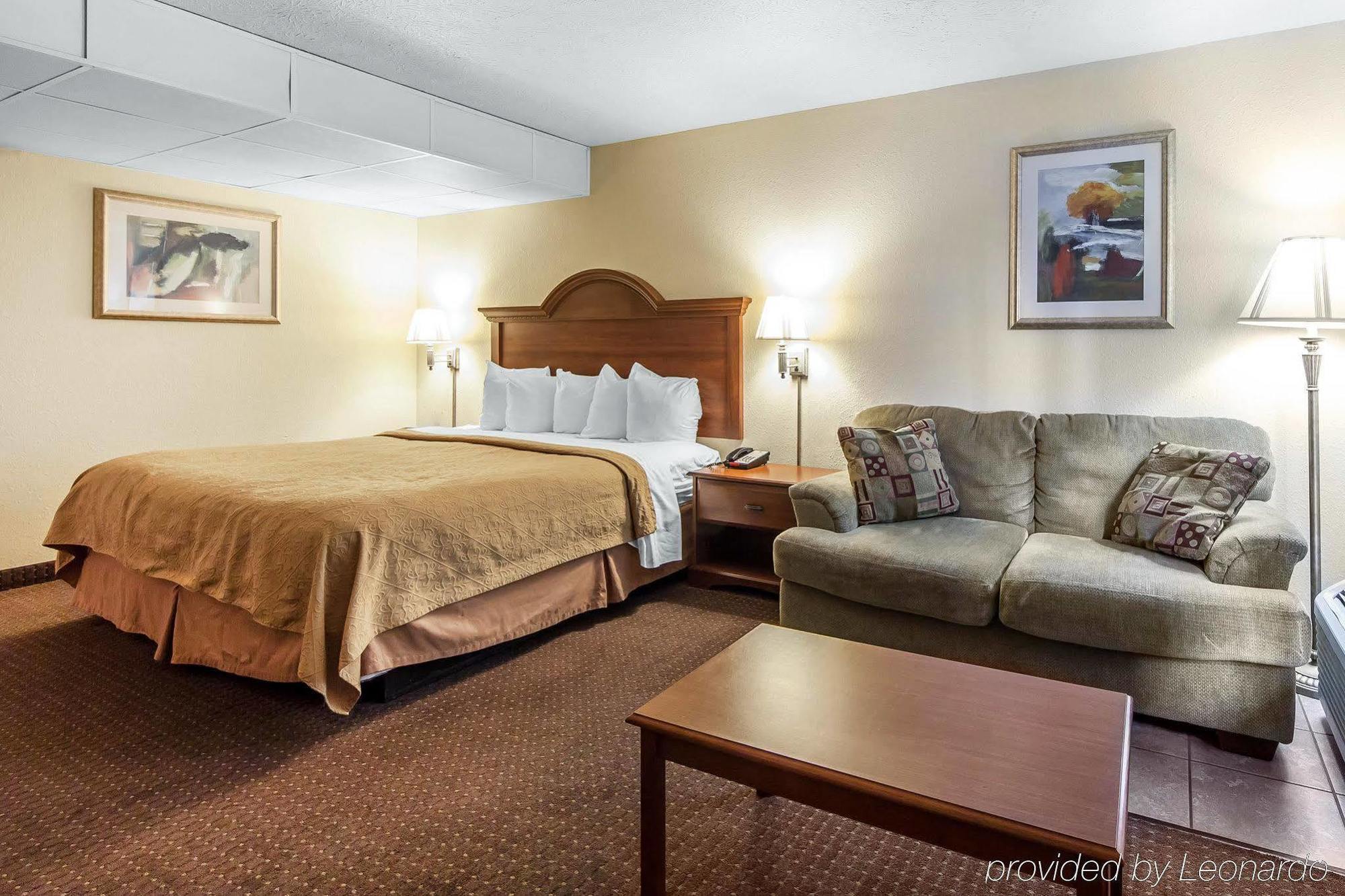 Quality Inn & Suites At Dollywood Lane Пиджен-Фордж Экстерьер фото